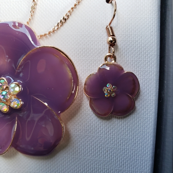 BNWT Mixit Purple Flower Necklace Earring 2-pc. Jewelry Set - Picture 2 of 4
